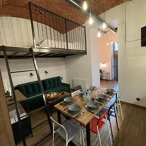 apartmentsun-loft-factory.hotelswroclaw.com/